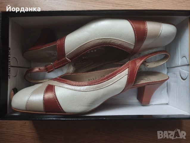 Стилни пролетни/есенни дамски обувки на къс стабилен ток