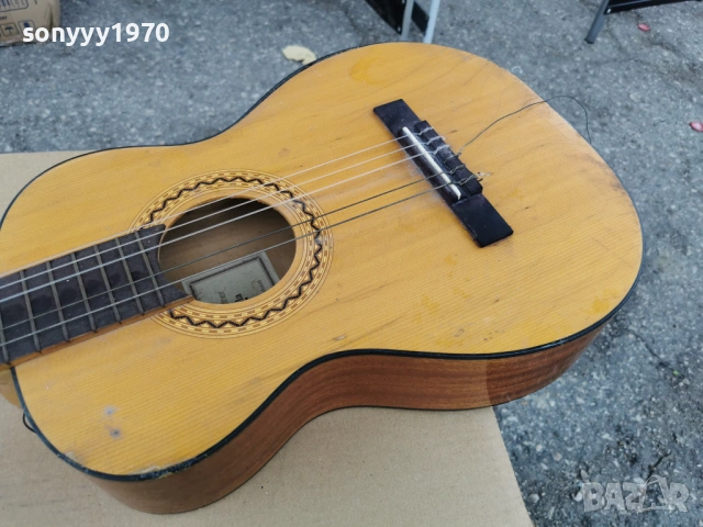 НЕМСКА КИТАРА-ВНОС SWISS 1104261800LCHERY1