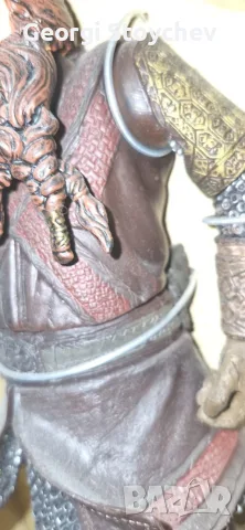 Колекционерска фигурка Deluxe Poseable Gimli 11" от Властелина на пръстените на ToyBiz , снимка 9 - Колекции - 56192923