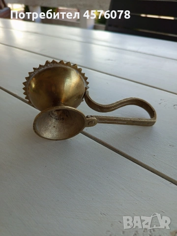 масивни ,бронзови стари кандило и пепелник, снимка 4 - Колекции - 54211963