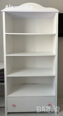 Бяла етажерка