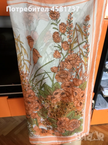 Копринен шал с флорален десен, снимка 4 - Шалове - 52053262