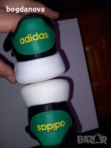 Детски оригинални маратонки Adidas, снимка 3 - Детски маратонки - 54047837