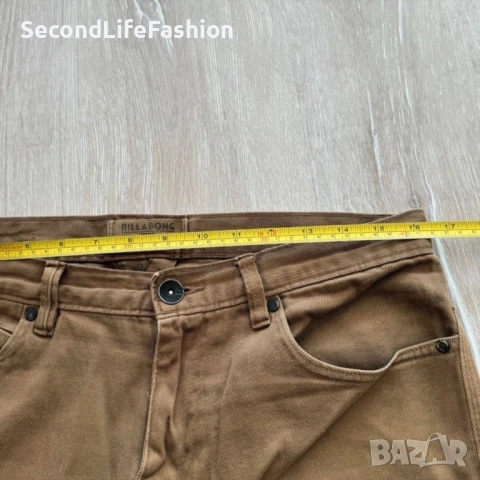 Дамски дънки Billabong размер 30 с ниска талия кафяви, снимка 5 - Дънки - 53107173