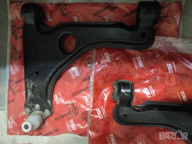 Носачи за Опел Зафира Б,рамка за дисплей,интериорни пластмаси, снимка 6 - Части - 37680121