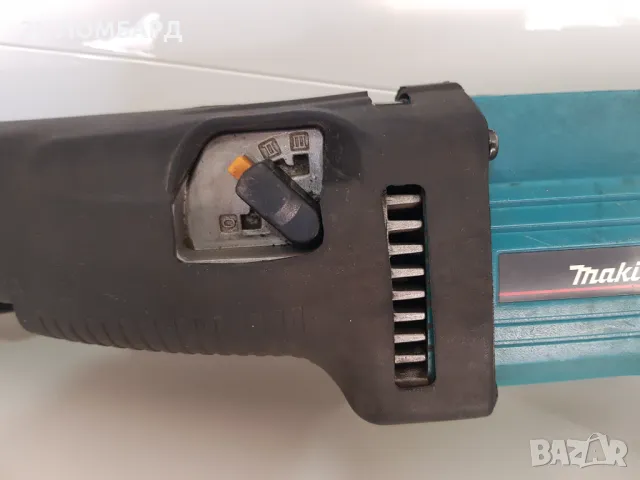 Саблен трион makita JR 3020, снимка 2 - Други инструменти - 49435222