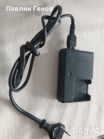 Оригинално зарядно за фотоапарат Sony  BC-CSGB , ЗА БАТЕРИИ: NP-BG1 FG1 , снимка 1 - Батерии, зарядни - 42831002