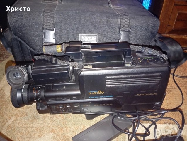 голяма видео камера GRUNDIG., снимка 4 - Камери - 52826694