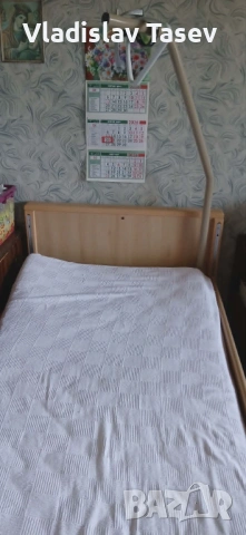 Почти ново медицинско легло с матрак и дистанционно управление, снимка 4 - Спални и легла - 54356395