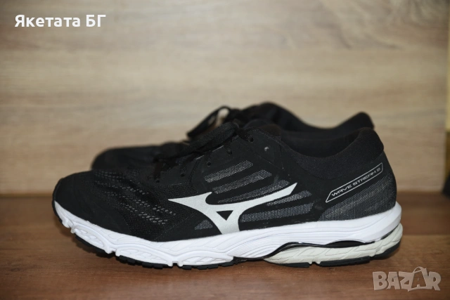 Mizuno оригинални мъжки маратонки, размер 44.5, цена 45 евро, снимка 2 - Маратонки - 54317636