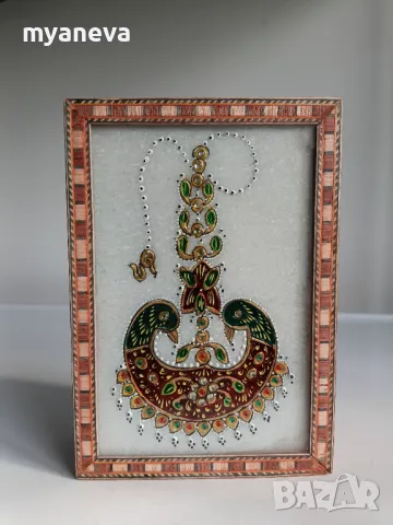 Кутия за бижута от Индия. Дървена с кадифе и богата орнаментика. 