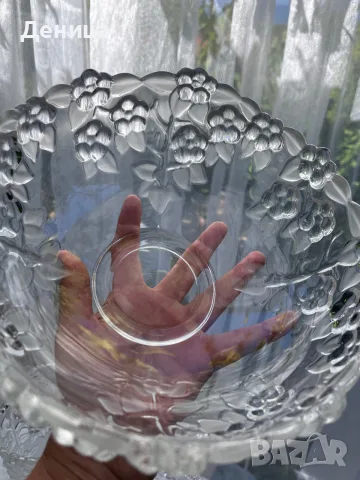 Ваза от Walther Glas от серията Carmen Satin с красив релефен  дизайн от матово и прозрачно стъкло, снимка 7 - Вази - 56218918