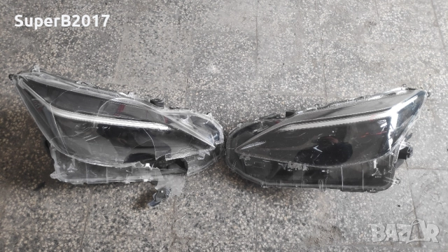 Продавам - оригинални ляв и десен фар за Тойота Ярис Крос за ремонт или части