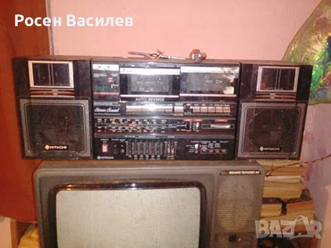 Продавам радио касетофон Хитачи 