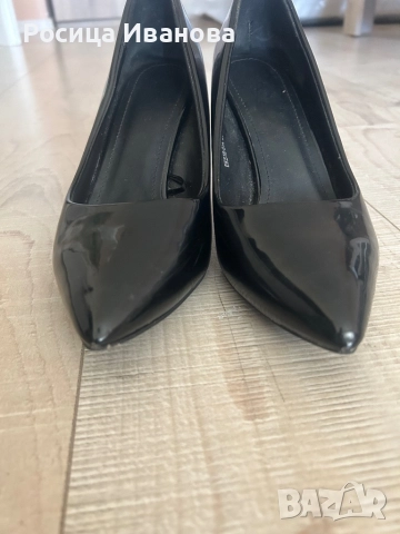 Обувки с ток - лачени, снимка 3 - Дамски обувки на ток - 52107448