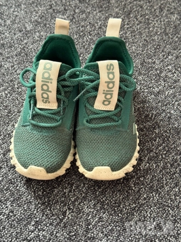 Детски маратонки Adidas KAPTIR 3S в зелено, снимка 2 - Детски маратонки - 51780918