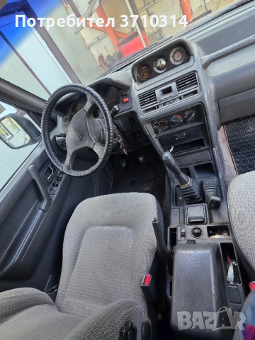 джип Mitsubishi Pajero, снимка 3 - Автомобили и джипове - 52146761