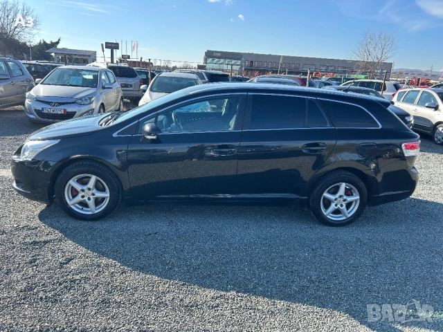 Toyota Avensis Бензин, снимка 10 - Автомобили и джипове - 52393202