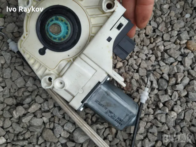 Моторчe стеклоподемник 4F0959801E , Audi A6 C6, снимка 5 - Части - 49528482