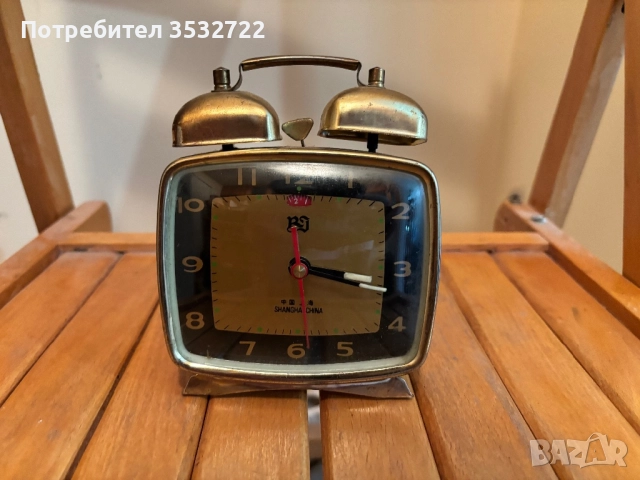 Ретро китайски часовник