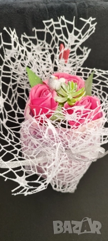 букет сапунени рози, снимка 4 - Романтични подаръци - 52352693