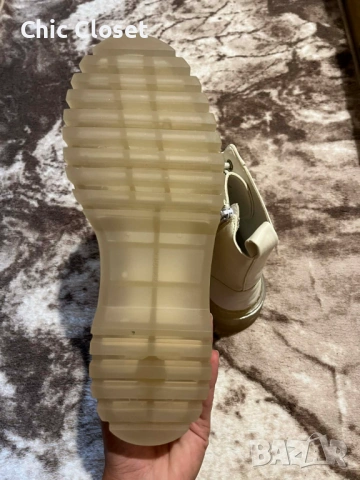 Чисто нови боти Bershka, снимка 4 - Дамски боти - 54172832