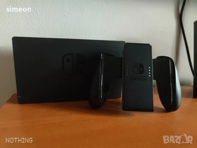 Nintendo switch 1 с 8 игри 2-ри чифт контролери+ калъф, снимка 2 - Nintendo конзоли - 55804456
