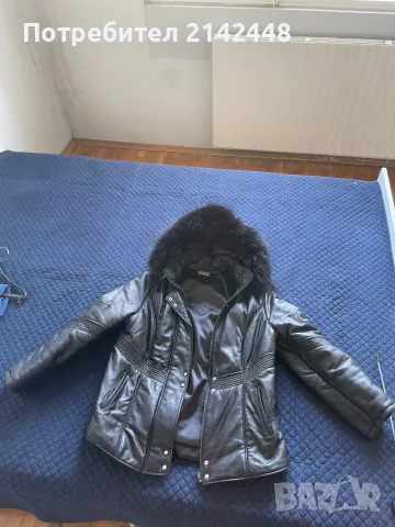 Продавам дамско кожено яке с косъм и качулка