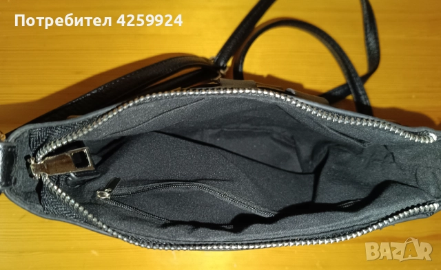 Малка черна дамска чанта, снимка 3 - Чанти - 51653660