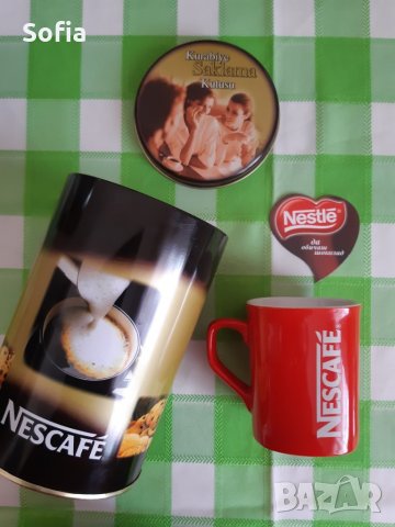 Нестле Нескафе/Колекция/Подарък "Кафе и шоколад" от 2003г :мет.кутия и чаша Nescafe*магнит Nestle 