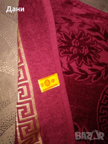 Червена хавлиена кърпа Versace, снимка 6 - Хавлиени кърпи - 30274390