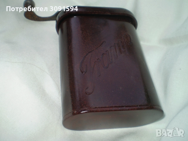 Немска бакелитова кафемелачка от Втората световна война