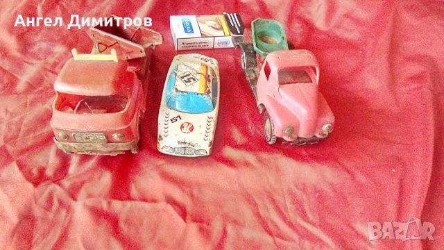 Три соц камиона коли части , снимка 1