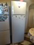 Продавам голям хладилник с фризер Indesit, снимка 1 - Хладилници - 42903662