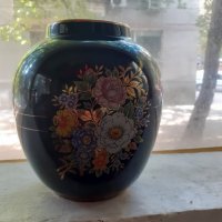 Стара порцеланова ваза Special Hand Made in Greece, снимка 1 - Антикварни и старинни предмети - 34348109