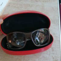 Оригинални слънчеви очила Moschino, снимка 4 - Слънчеви и диоптрични очила - 31782095