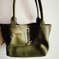 Зелена чанта от естествена кожа, снимка 3 - Чанти - 44567564