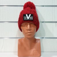 Нова дамска зимна червена шапка с пух/помпон, снимка 5 - Шапки - 31692242