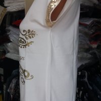 УНИКАЛНО КРАСИВА бяла блуза със златиста щампа и златисти пайети по ръкавите , снимка 5 - Тениски - 42110177