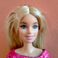 Колекционерска кукла Barbie Fashionistas Барби GRB59 , снимка 3 - Колекции - 40620427