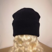 Нова черна спортна изчистена шапка дамска, снимка 1 - Шапки - 31075351