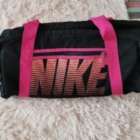 чанта Nike, снимка 1 - Спортна екипировка - 42498934