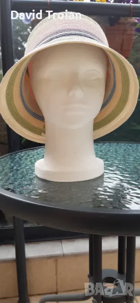 Дамска шапка, снимка 1