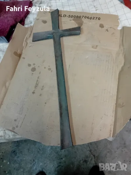 продавамбронзов  кръст, снимка 1