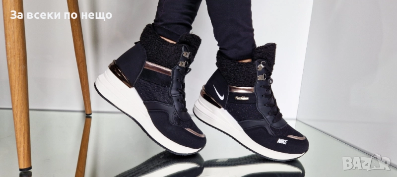 Nike Дамски Черни Меки И Топли Боти С Бяла Подметка Найк Код P1411, снимка 1