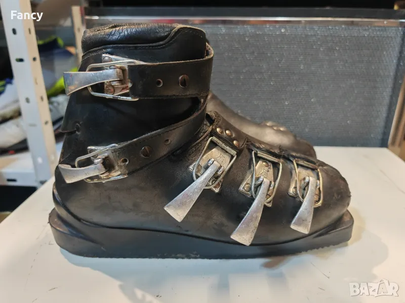 Много стари ски обувки , снимка 1