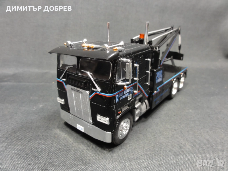 1/43 FREIGHTLINER TOW TRUCK МЕТАЛНА КОЛИЧКА МАЩАБЕН МОДЕЛ КАМИОН TERMINATOR 2, снимка 1