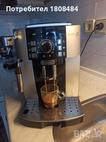 Кафеавтомат Делонги Магнефика S работи отлично и прави хубаво кафе с каймак и капучино , снимка 2 - Кафемашини - 38840614