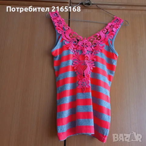 блузка с дантела на гърба