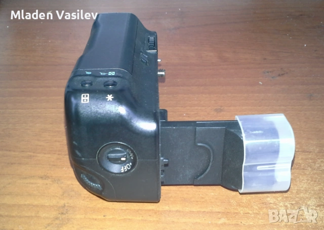 Батериен грип Canon BG-E2N за 20/30/40/50D, снимка 3 - Батерии, зарядни - 54138491